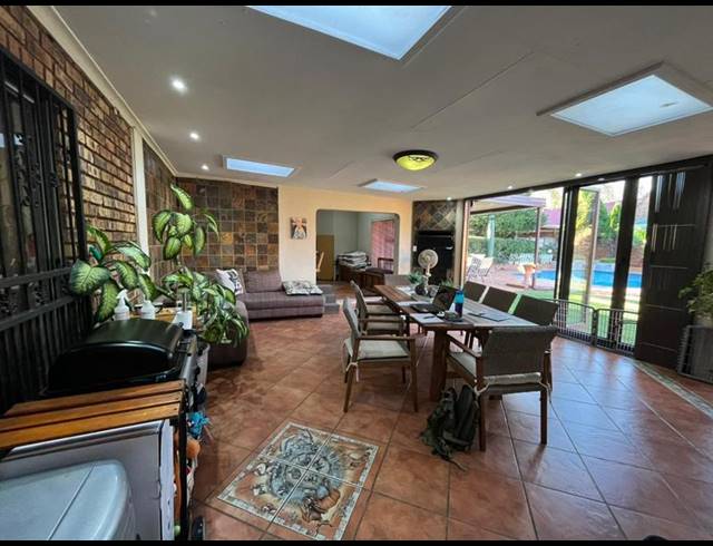 4 BEDROOM HOUSE FOR SALE IN SUNWARD PARK